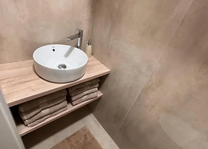 Karmen Luxury Borik