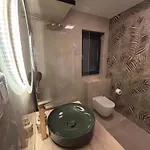 Karmen Luxury Borik זאדאר