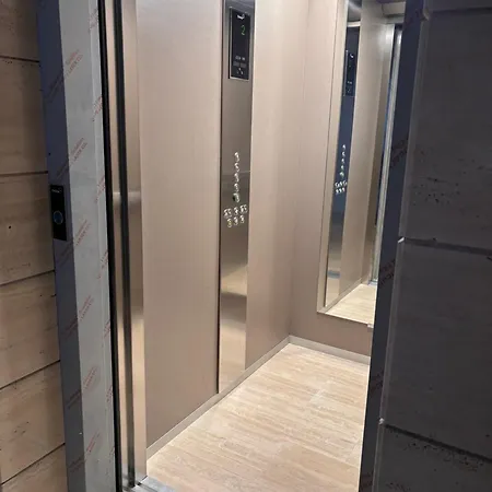 Karmen Luxury Borik