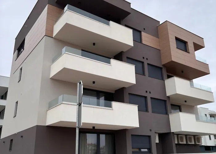 Karmen Luxury Borik