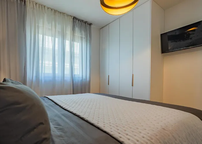 Karmen Luxury Borik